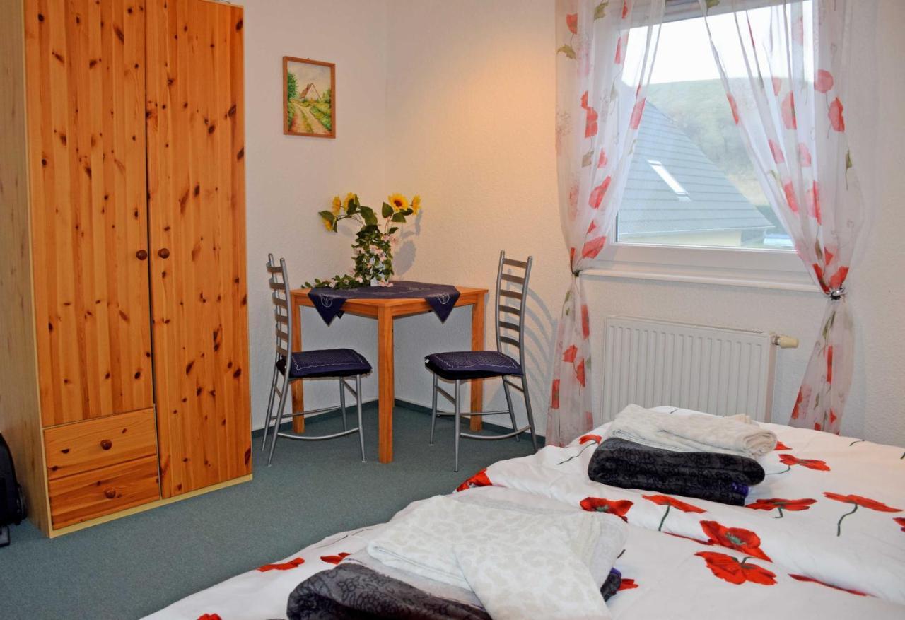 Ferienappartement Petra Kliesow Gager Zimmer foto